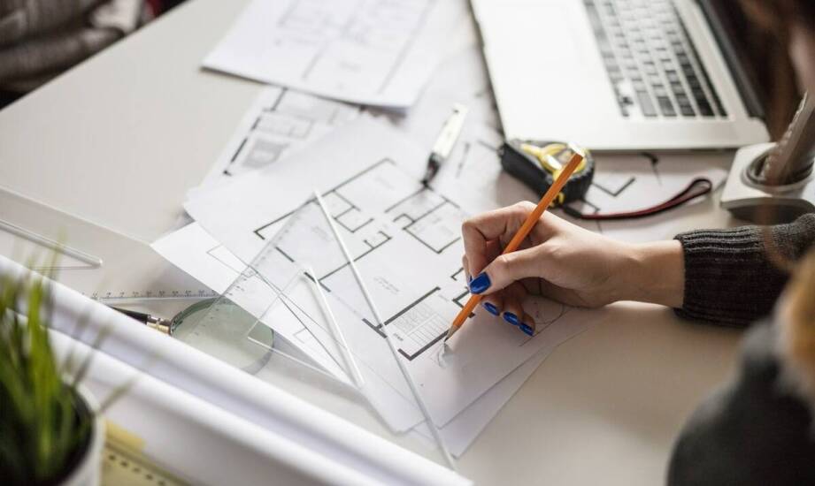 Jakie czynniki bierze pod uwagę majątkowy rzeczoznawca przy ocenie budowlanych działek?