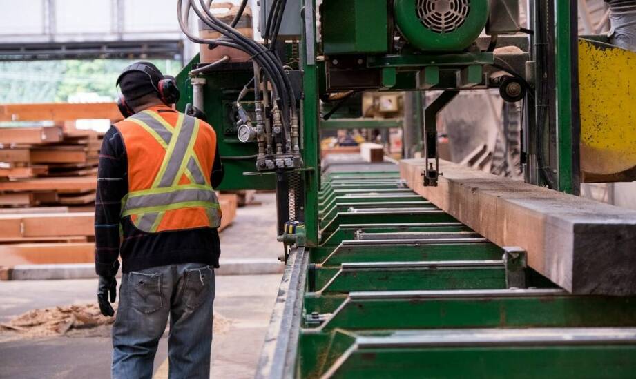 Relokacja przemysłowych maszyn a zgodność z normami bezpieczeństwa i środowiskowymi