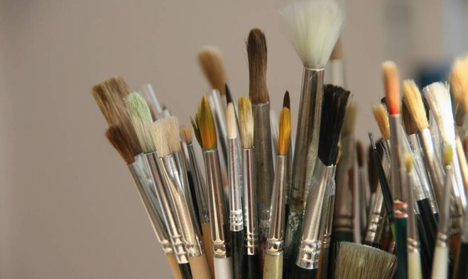 Jak wybrać najlepsze pędzle do malowania w ofercie hurtowej?