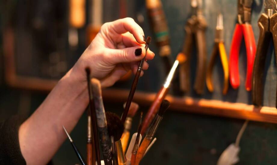 Jakie korzyści płyną z zakupu pędzli od producenta oferującego techniczne doradztwo?