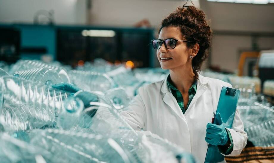 Jakie są najważniejsze aspekty chemicznej analizy w procesie recyklingu?