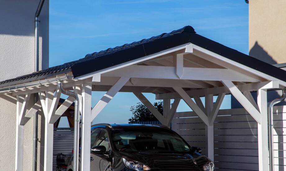 Nowoczesne garażowe wiaty jako ochrona samochodu przed niepogodą