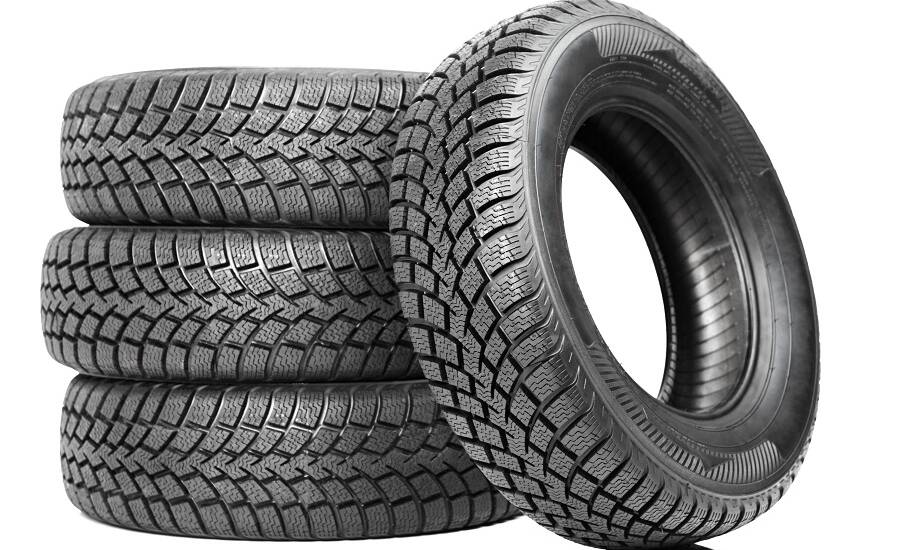 Jakie zalety oferują opony 445/95R25 w trudnych warunkach drogowych?