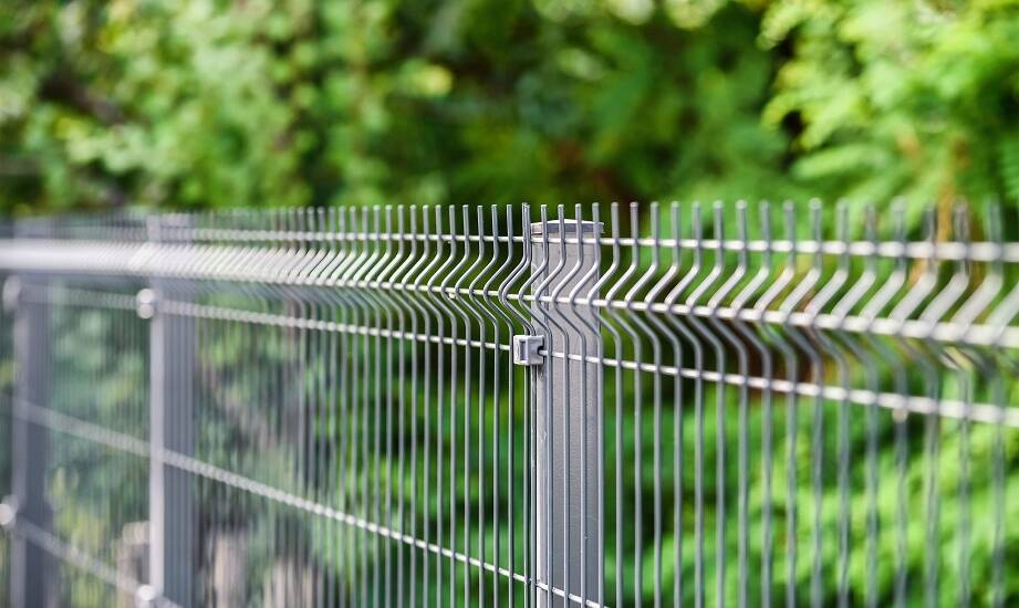 Przewaga aluminiowych ogrodzeń nad tradycyjnymi rozwiązaniami