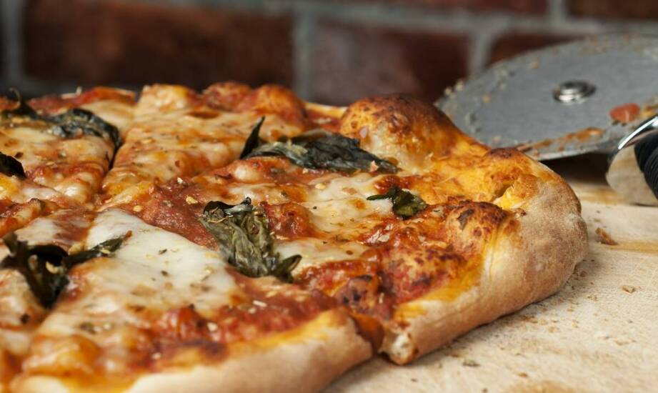 Kluczowe cechy dobrej pizzy do łopaty, które warto znać przed zakupem