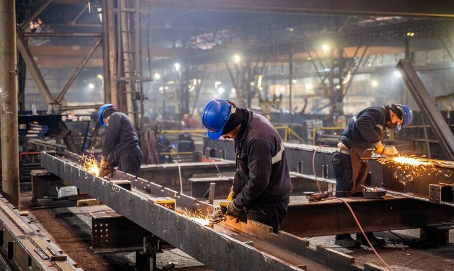 Wyzwania związane z malowaniem na mokro dużych stalowych konstrukcji