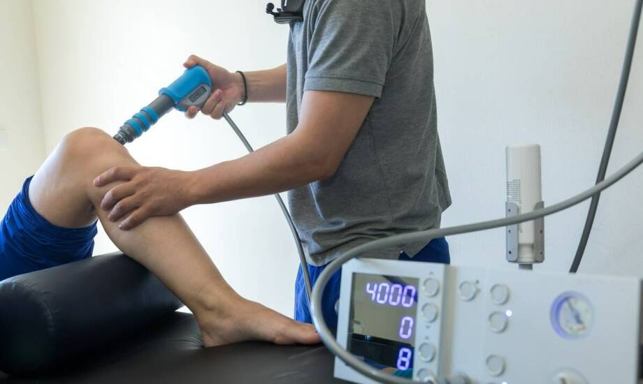 Skuteczność terapii falą uderzeniową w regeneracji po sportowych urazach