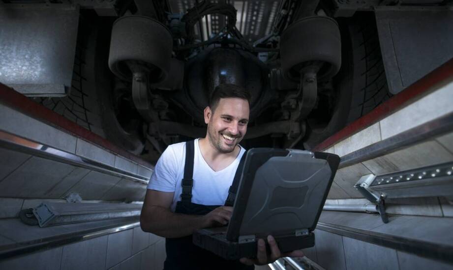 Dlaczego warto zainwestować w mobilny serwis dla wozideł budowlanych?