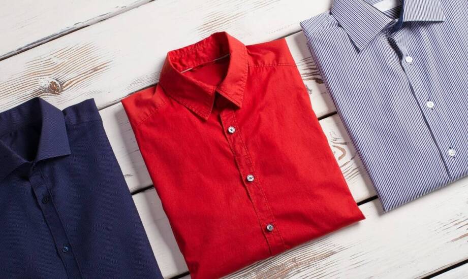 Jakie trendy dominują w projektowaniu firmowych koszulek polo z nadrukiem?