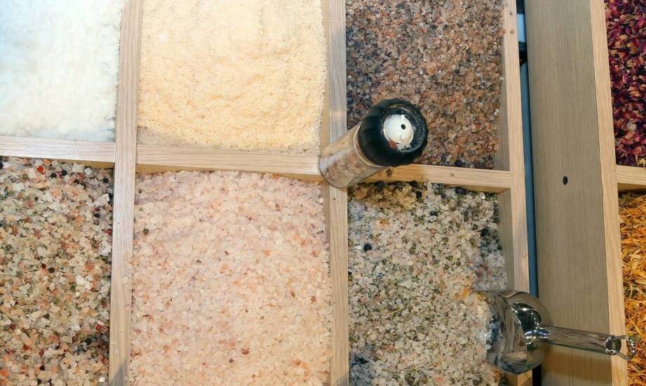 Porównanie popularnych modeli kamieni do sauny dostępnych na rynku.