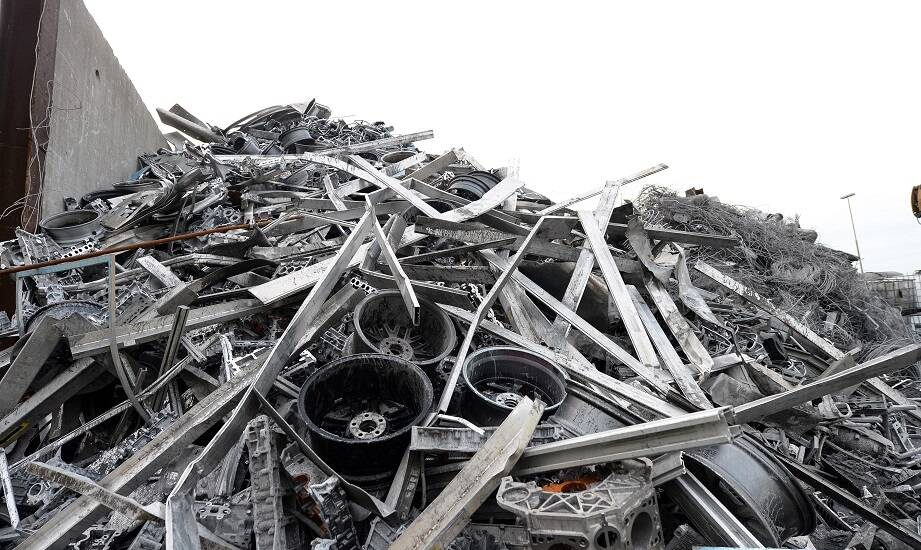 Wpływ globalnych gospodarczych trendów na cenę aluminium