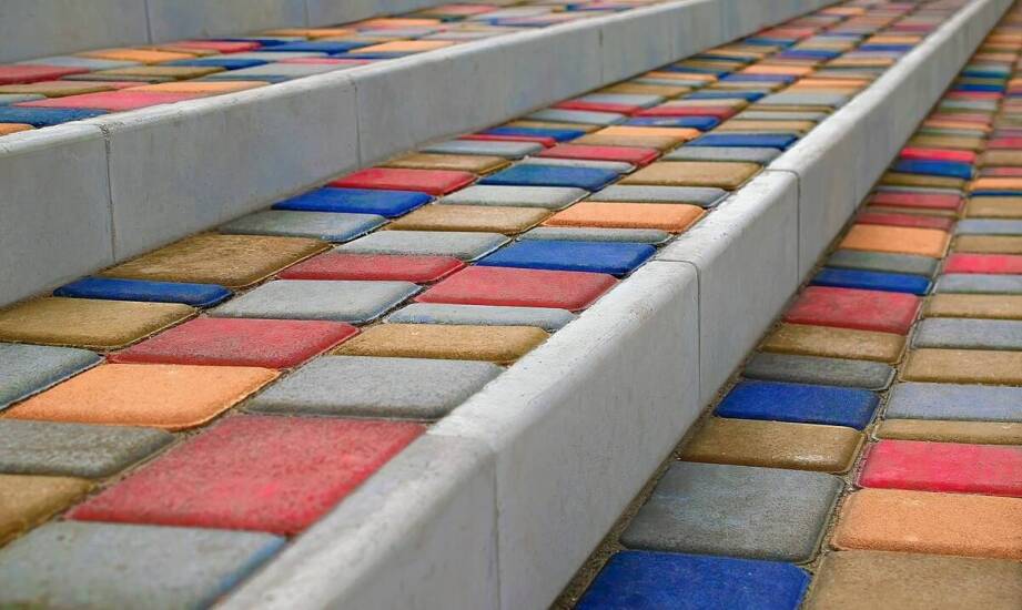 Kafelkowanie schodów w przestrzeniach publicznych – wyzwania i rozwiązania.