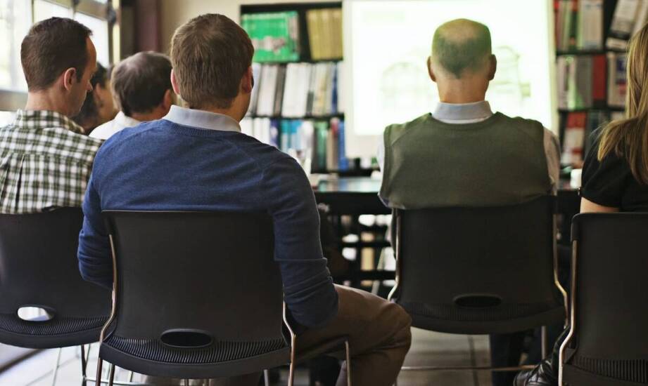 Wstępne szkolenia BHP jako element strategii zarządzania ryzykiem