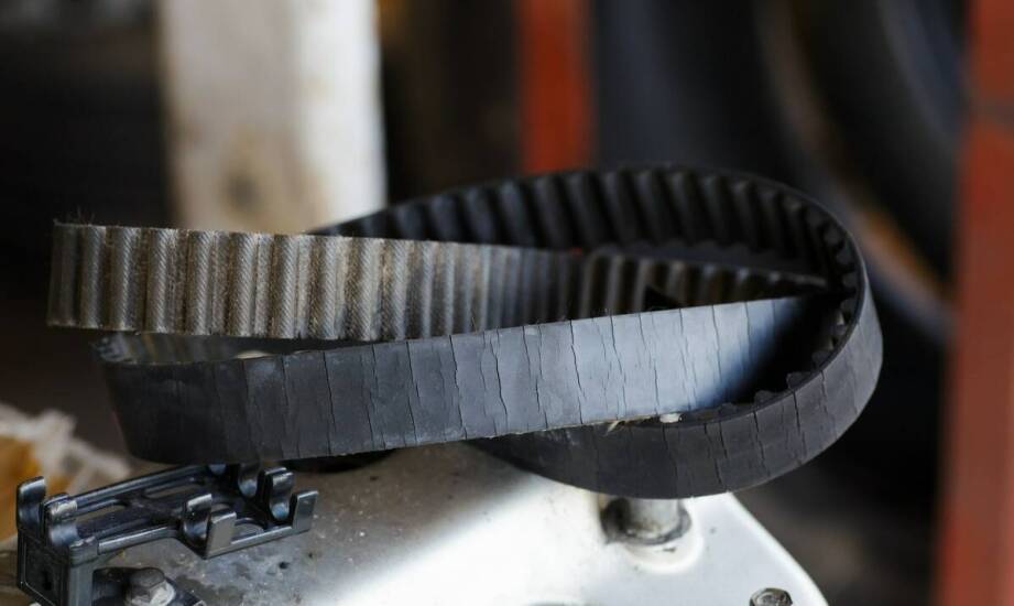 Jakie są zalety klejenia taśm przenośnikowych w sektorze przemysłowym?