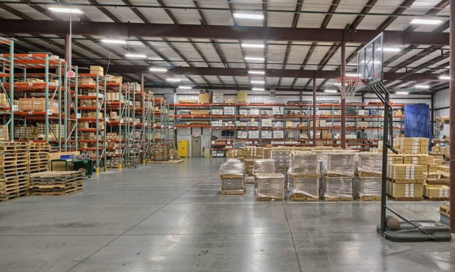 Wózki widłowe a magazynowa efektywność – jakie modele wybrać?