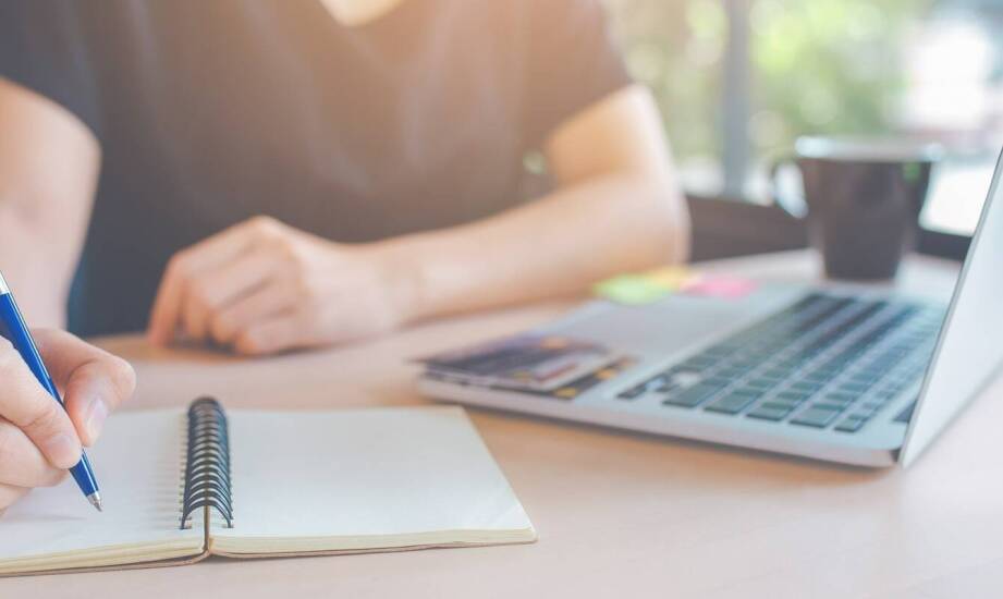 Jak korzystać z materiałów do nauki oferowanych na platformie edukacyjnej?