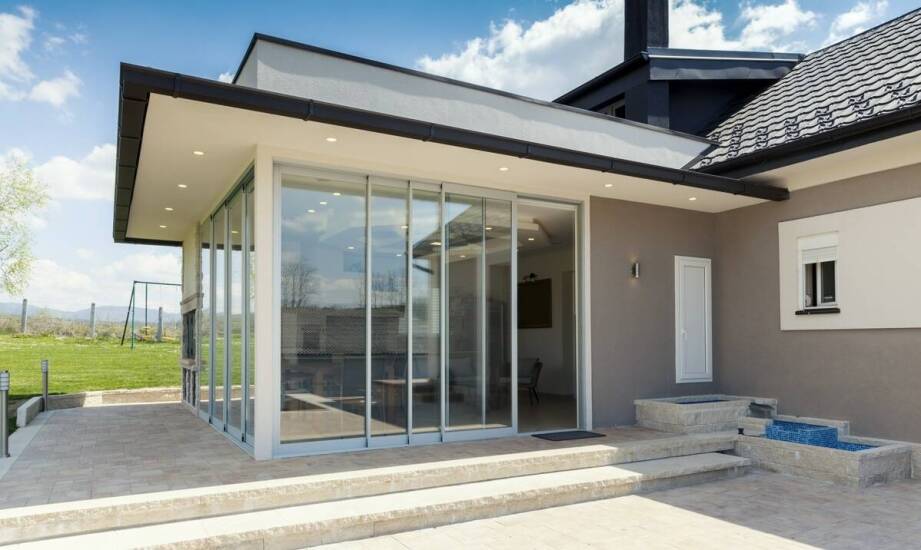 Aluminiowe okna a domowe bezpieczeństwo – co warto wiedzieć?