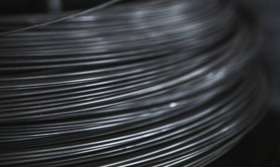 Nierdzewne opaski zaciskowe: znaczenie precyzyjnego montażu dla trwałości