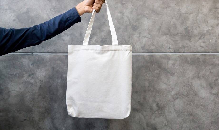 Personalizacja reklamowych toreb z logo – jak dostosować projekt do marki?