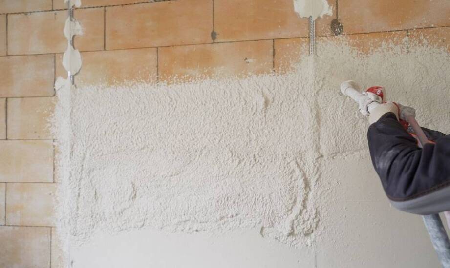 Jak maszynowe tynki wpływają na jakość wykończenia?