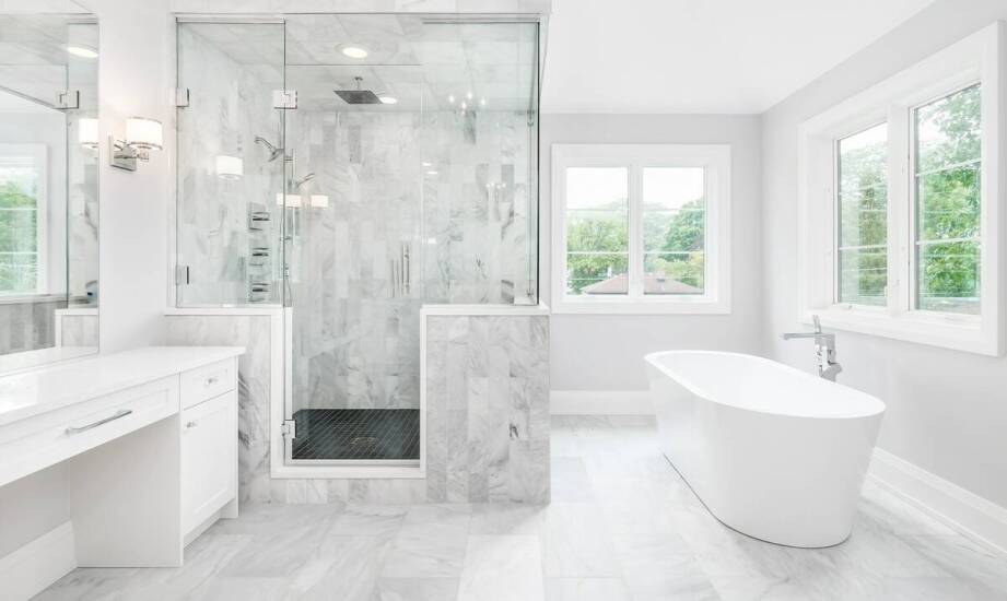 Dlaczego wybór odpowiednich łazienkowych akcesoriów jest kluczowy dla spójności wnętrza?