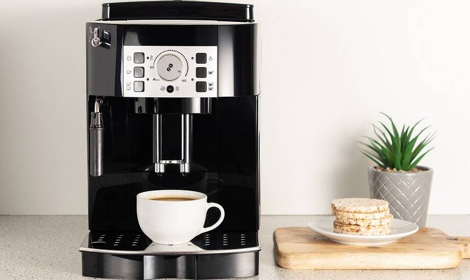 Zalety korzystania z doradczych usług przy wyborze ekspresu do kawy