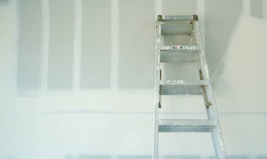 Jak wybrać odpowiednią 3-częściową drabinę do profesjonalnych zadań?