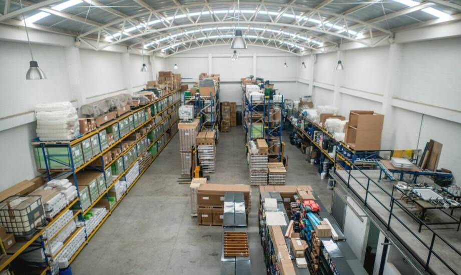 Jak magazynowy outsourcing wpływa na zarządzanie domowymi akcesoriami?