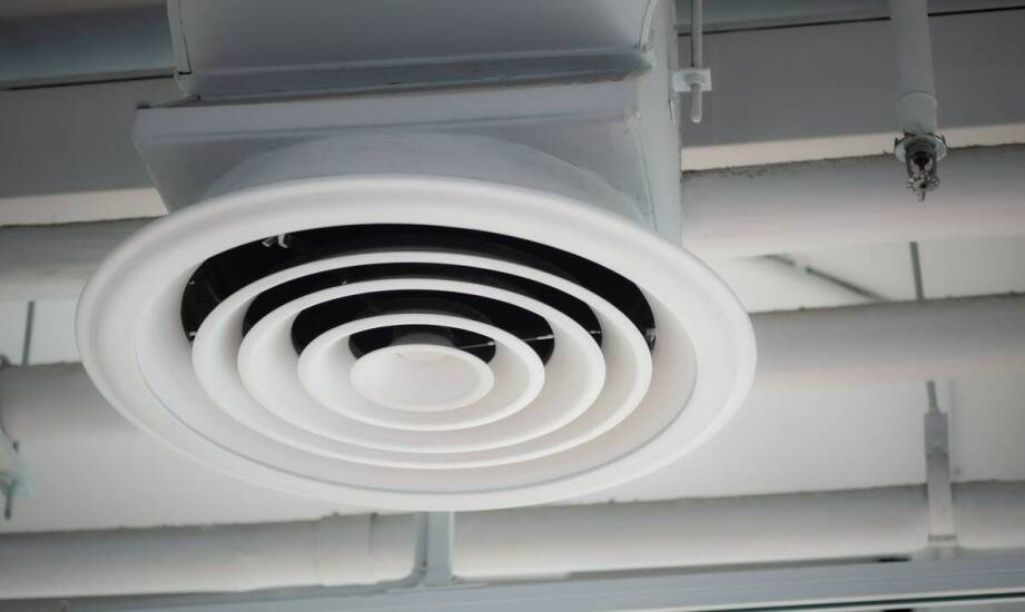 Jak tekstylne kanały wpływają na przepływ powietrza w przestrzeniach handlowych?