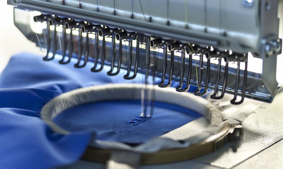 Jak dbać o jakość haftów na odzieży, aby służyły przez lata?