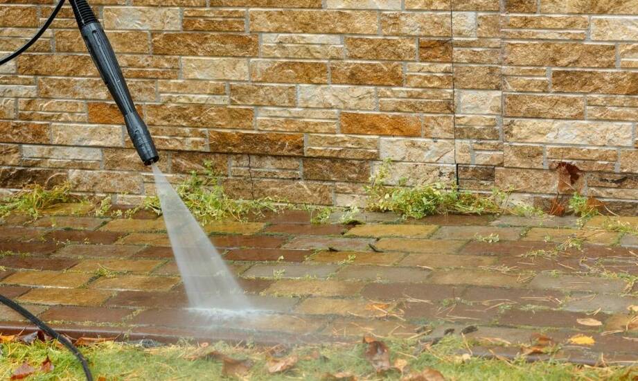 Jak natryskowe myjki wpływają na redukcję przestojów produkcyjnych?