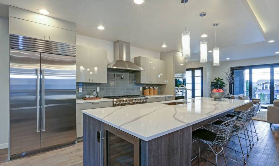 Wewnętrzne rolety: Jakie tkaniny najlepiej sprawdzą się w kuchni?