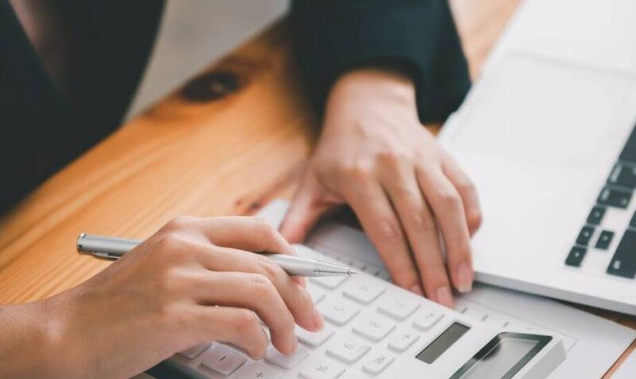 Jakie są najważniejsze aspekty kadrowo-płacowej obsługi dla małych firm?