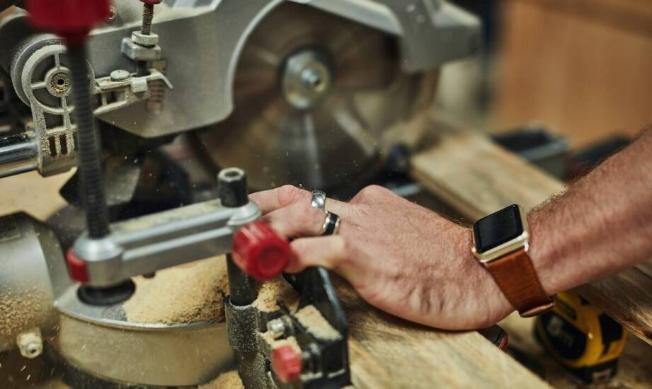 Czopiarki do drewna – jak dostosować je do specyficznych wymagań produkcyjnych?