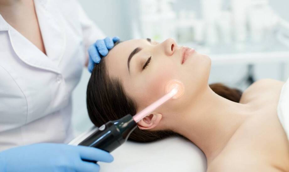 Ile sesji laserowego usuwania tatuażu potrzeba, aby w pełni pozbyć się zdobienia?