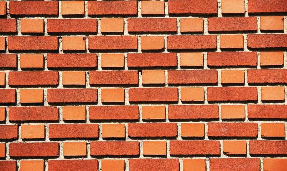 Jak klej do cegieł może zwiększyć estetykę budynku?