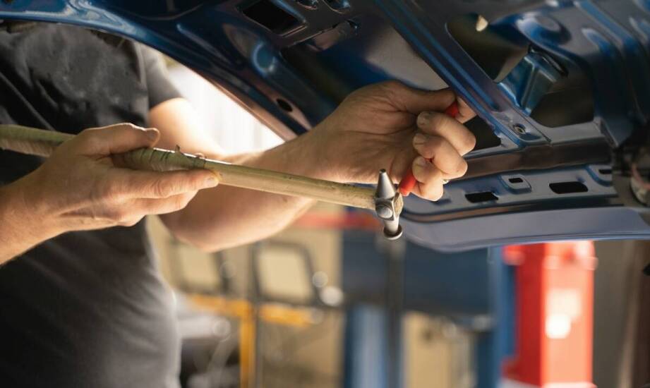 Dlaczego precyzja profilowania jest istotna przy naprawach blacharskich?