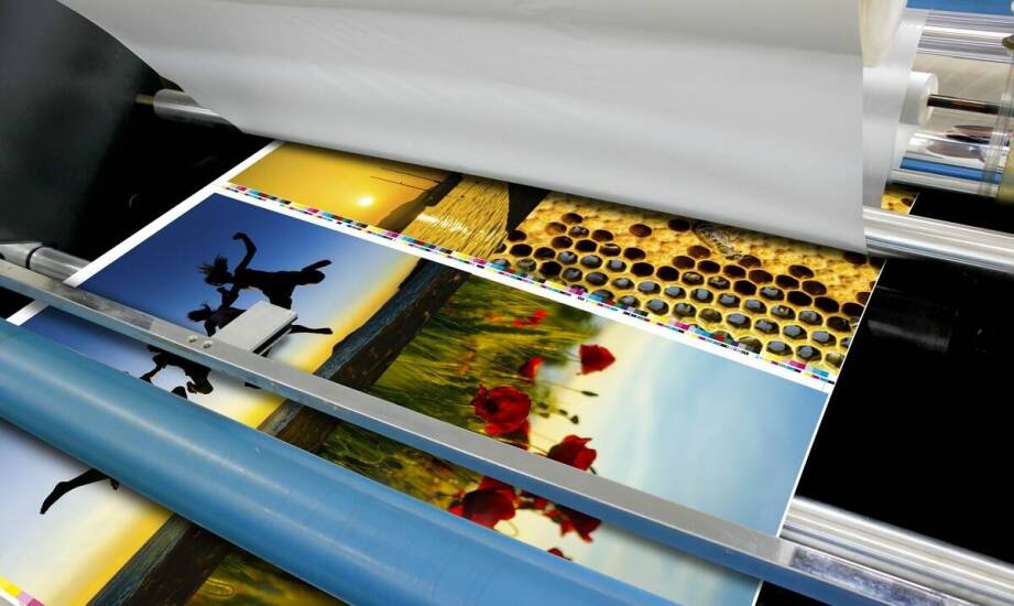 Reklamowe kalendarze – jak drukarnia wspiera ich projektowanie i produkcję?