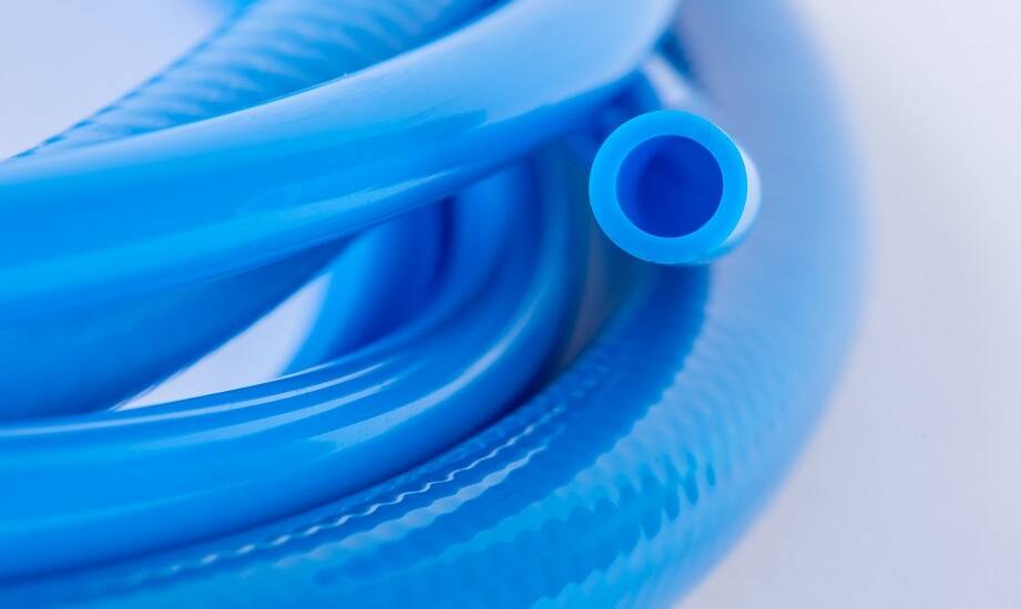 Jak teflonowe uniepalnione rury termokurczliwe wpływają na bezpieczeństwo kabli?