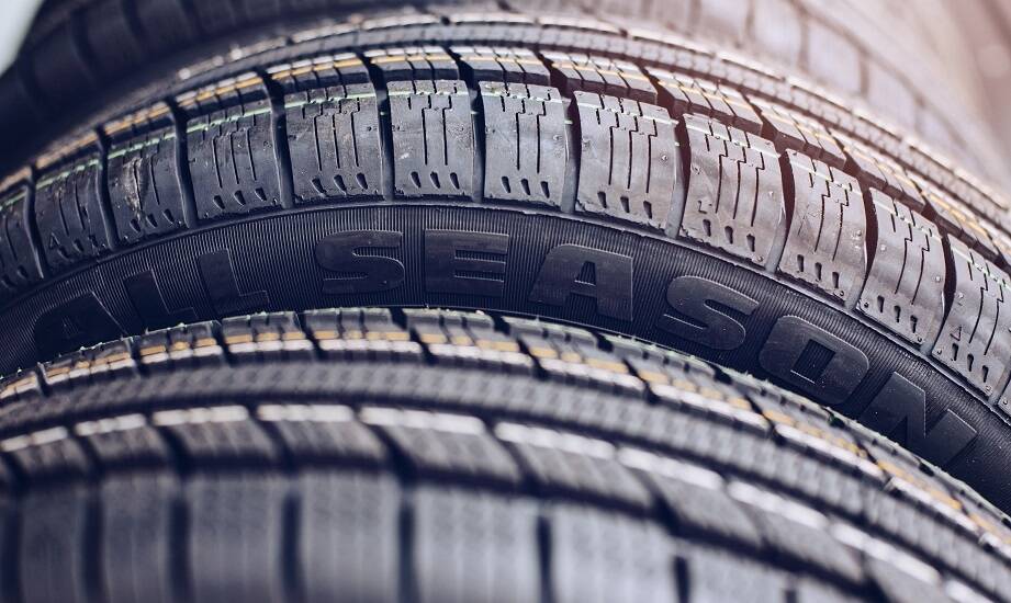 Całoroczne opony na długie trasy – jakie modele polecamy?