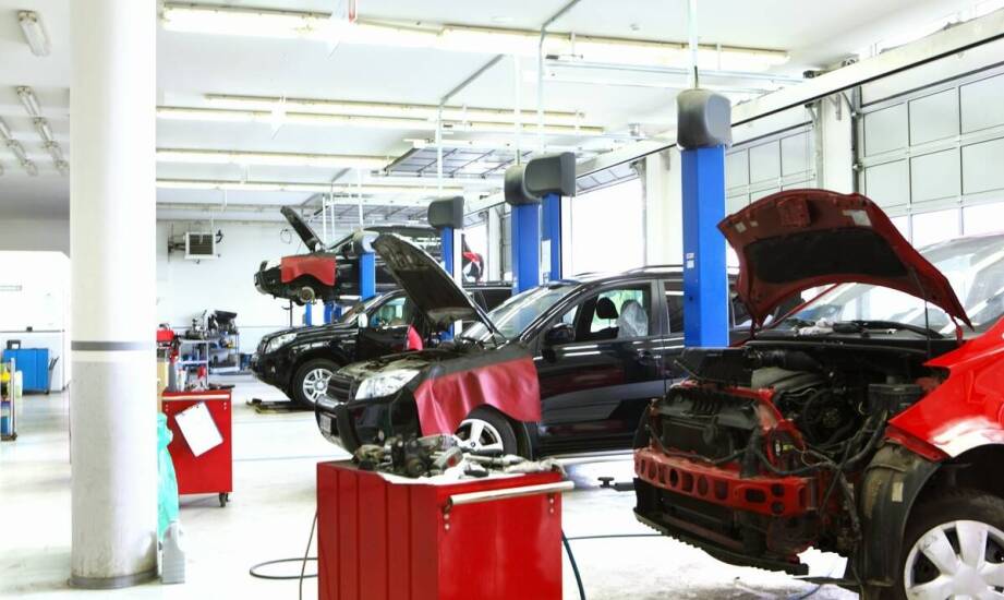 Używane zderzaki jako sposób na oszczędność w naprawach samochodowych.