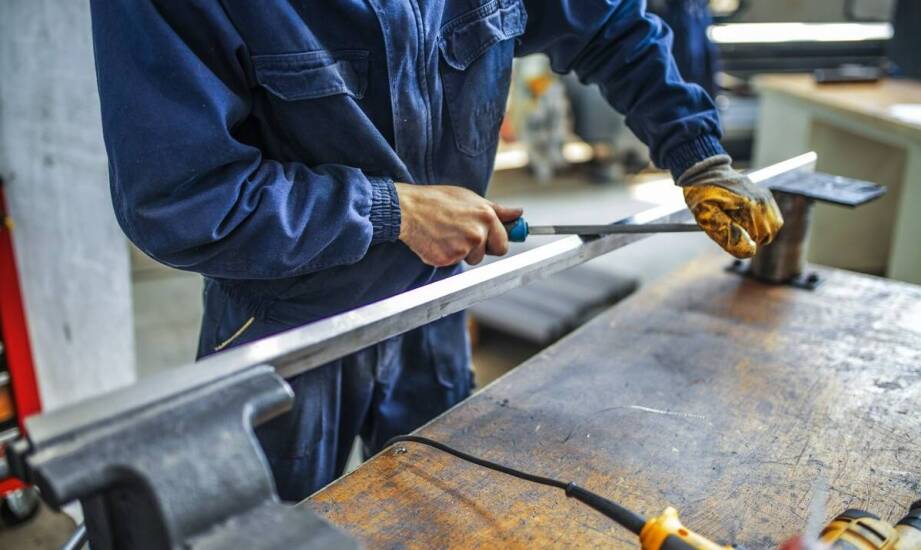 Znaczenie plastycznej obróbki blach dla trwałości stalowych konstrukcji