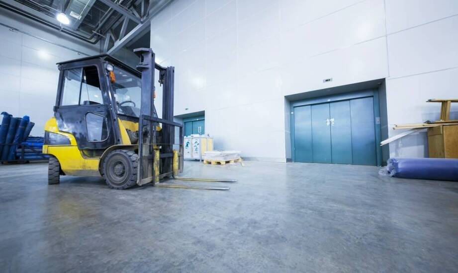 Główne zalety zakupów w hurtowni części do wind dla właścicieli budynków