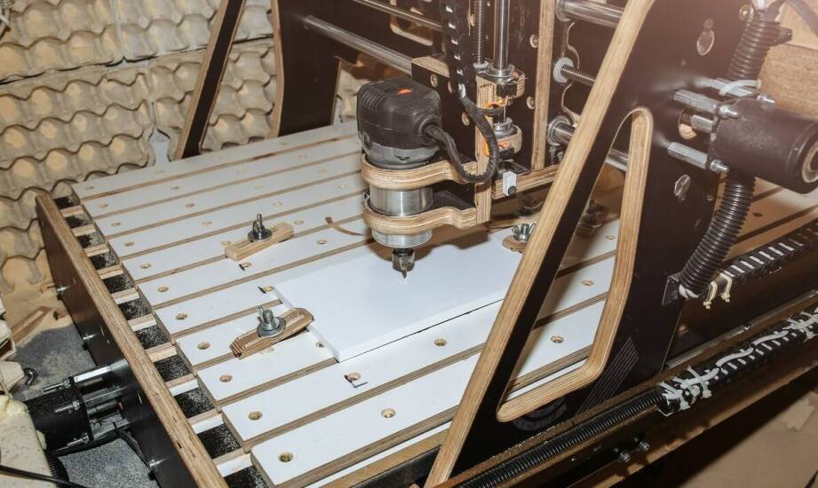 Innowacyjne rozwiązania w obrabiarkach CNC dla maszynowego przemysłu