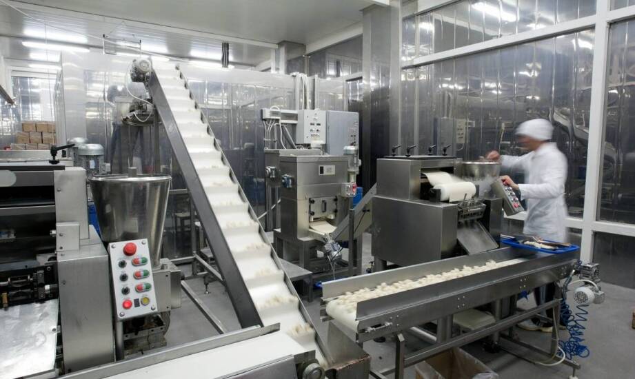 Jak kontrola jakości zapewnia bezpieczeństwo żywności w produkcji ziemniaków obranych?