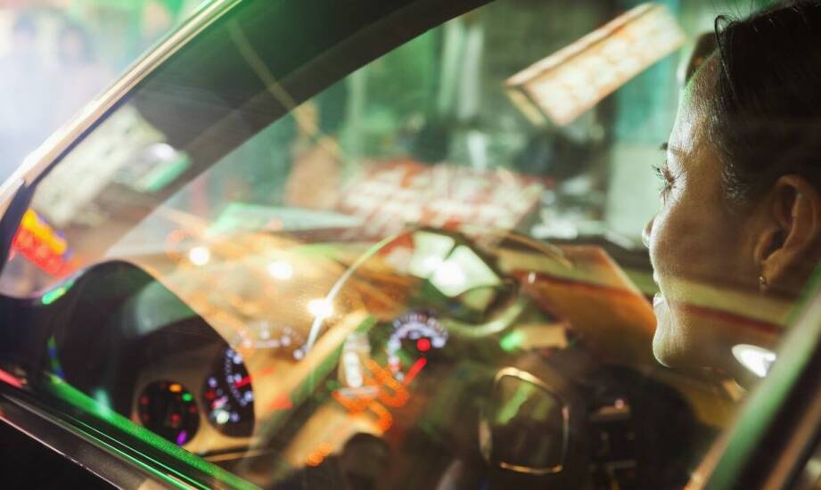 Wpływ kolorystyki w oklejaniu samochodów na percepcję marki