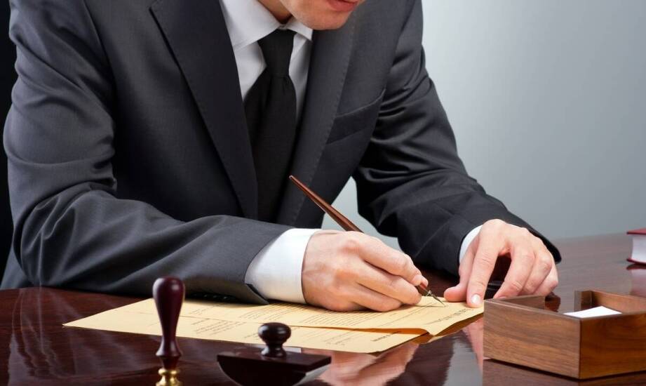 Jak notariusz we Wrocławiu pomaga indywidualnym i biznesowym klientom?