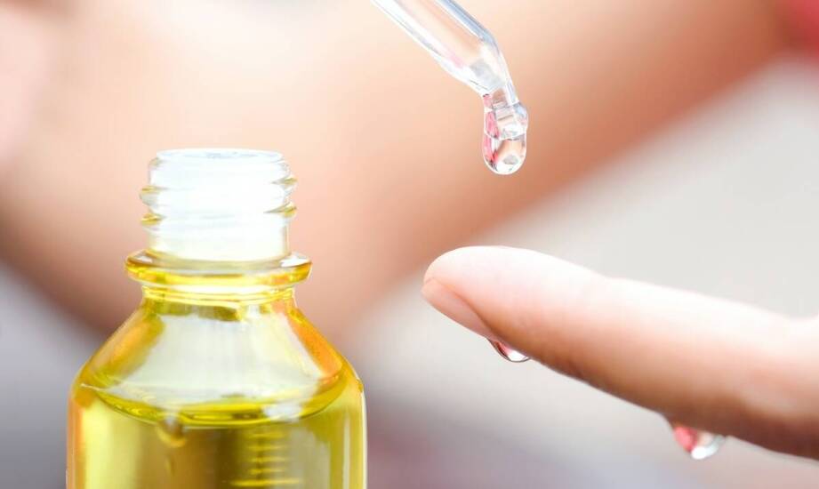 Jakie środki ostrożności należy zachować podczas stosowania leków przeciw grzybicy paznokci?