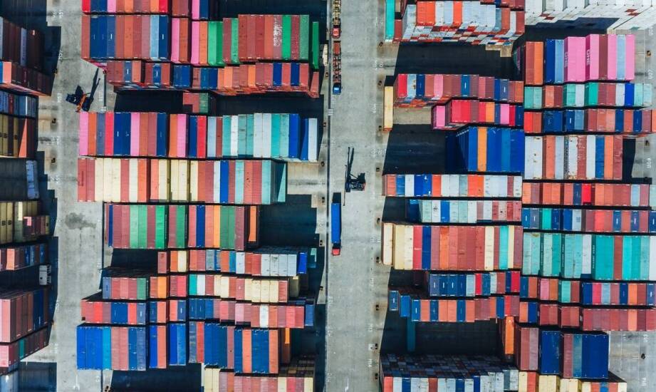 Jakie są kluczowe różnice w transporcie aut z Japonii w porównaniu do innych krajów?