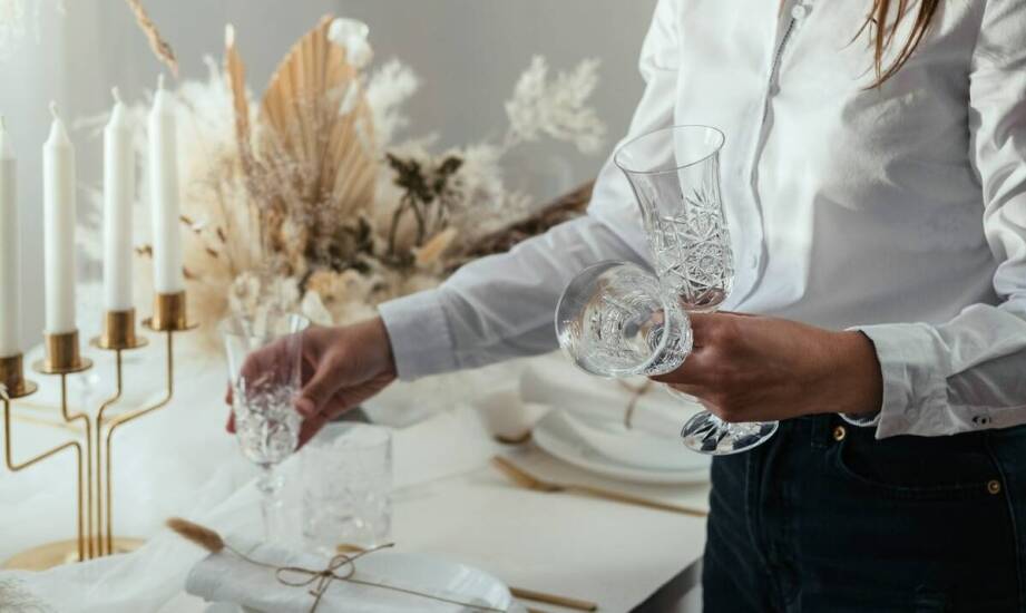 Porcelanowe półmiski jako kluczowy element każdej stołowej zastawy.